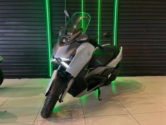 YAMAHA XMAX 300 CONNECTED ABS YAMAHA XMAX 300 CONNECTED ABS
